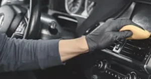 limpieza salpicadero del coche